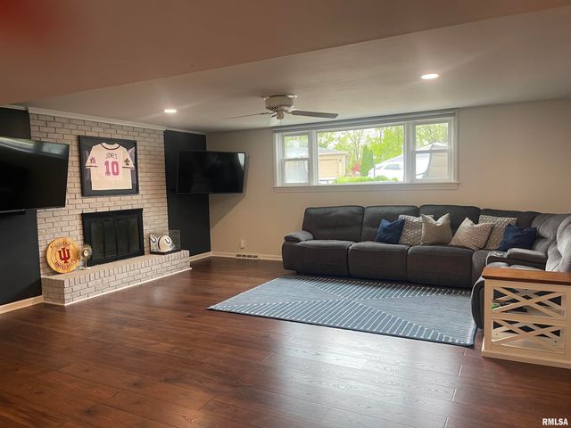 7228 N CRABAPPLE Court, Peoria, IL 61614