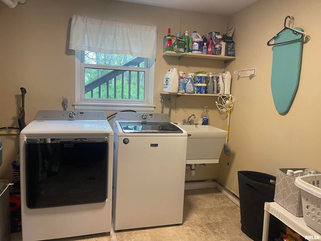 7228 N CRABAPPLE Court, Peoria, IL 61614