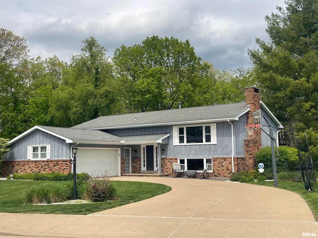 7228 N CRABAPPLE Court, Peoria, IL 61614