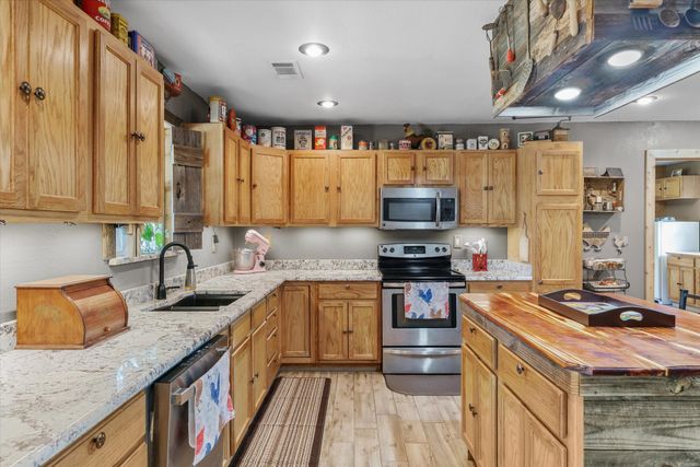 630 VZ County Road 1909, Edgewood, TX 75117
