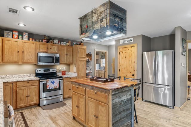 630 VZ County Road 1909, Edgewood, TX 75117