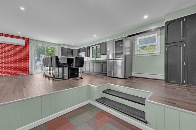 410 Greenwood St, Millbury, MA 01527