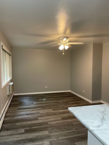 510 W Fullerton Parkway 204, Chicago, IL 60614