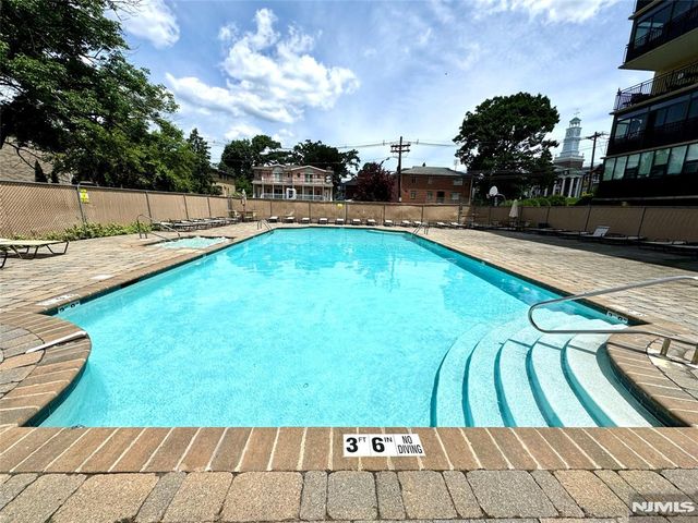 2185 Lemoine Avenue 4M, Fort Lee, NJ 07024