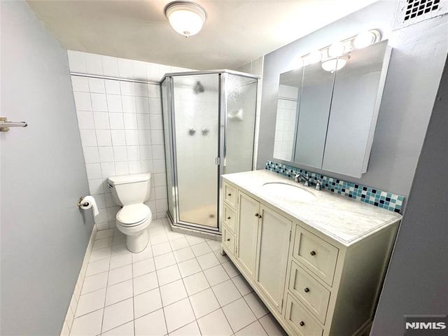 2185 Lemoine Avenue 4M, Fort Lee, NJ 07024