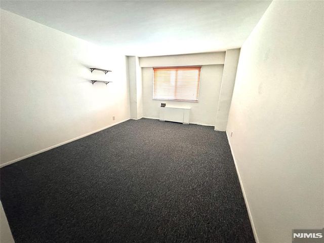 2185 Lemoine Avenue 4M, Fort Lee, NJ 07024