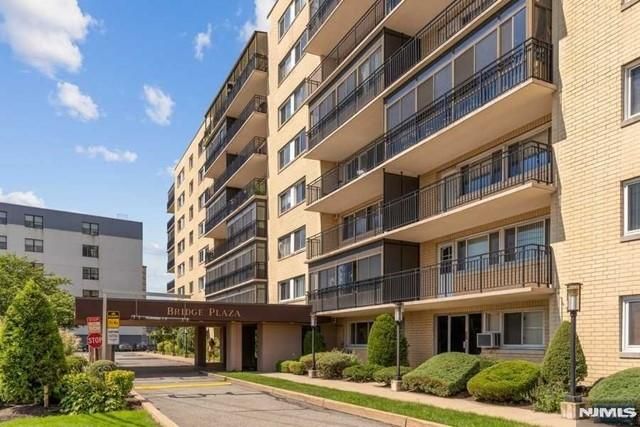 2185 Lemoine Avenue 4M, Fort Lee, NJ 07024