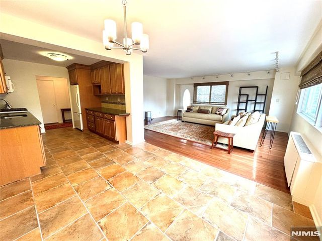 2185 Lemoine Avenue 4M, Fort Lee, NJ 07024