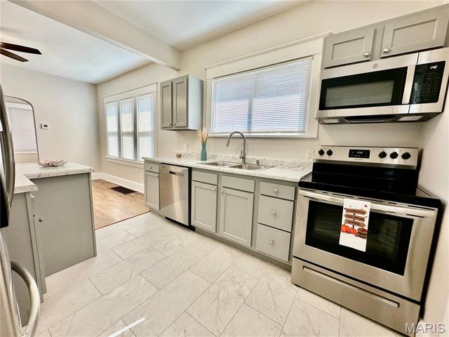 75 E Elm Street, Alton, IL 62002