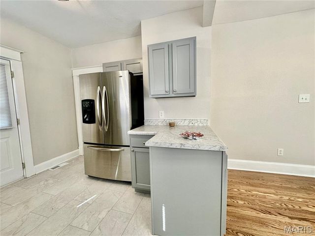 75 E Elm Street, Alton, IL 62002