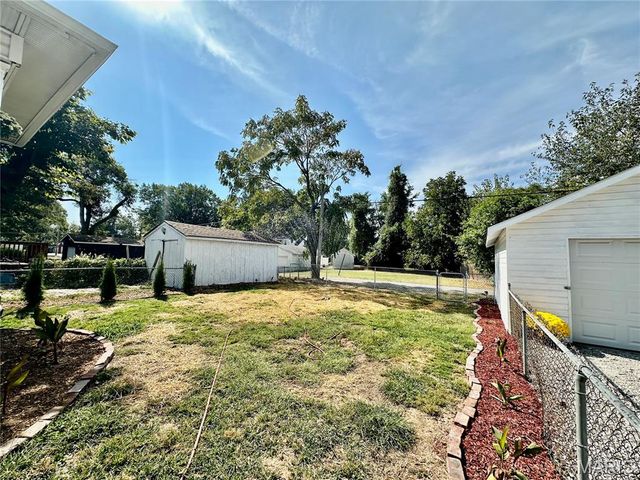 75 E Elm Street, Alton, IL 62002