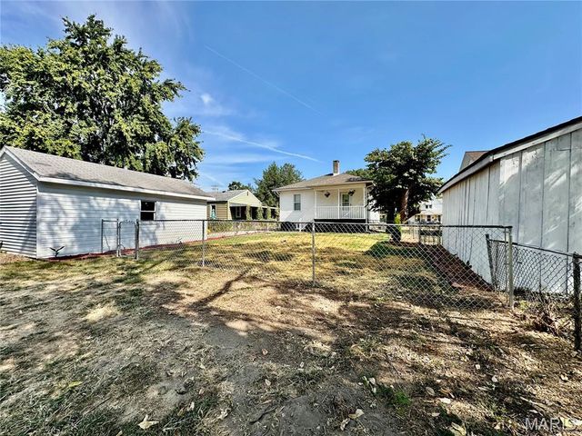 75 E Elm Street, Alton, IL 62002