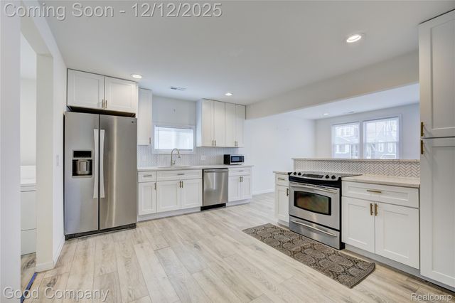 23826 Kate Avenue, Warren, MI 48091