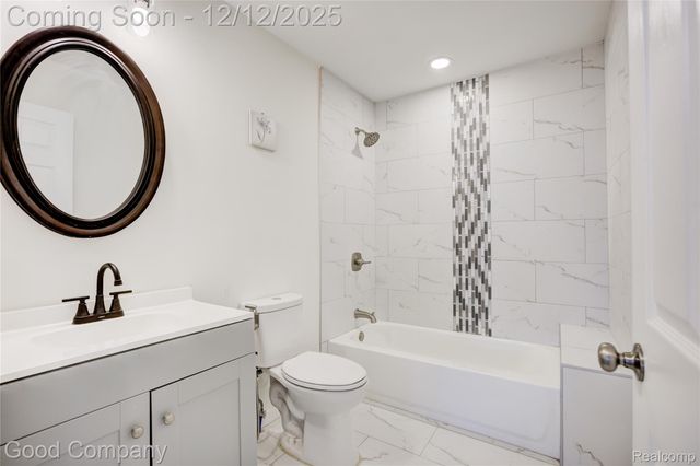 23826 Kate Avenue, Warren, MI 48091