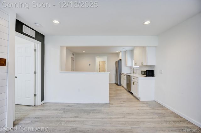 23826 Kate Avenue, Warren, MI 48091