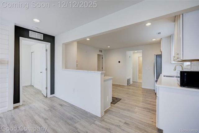 23826 Kate Avenue, Warren, MI 48091