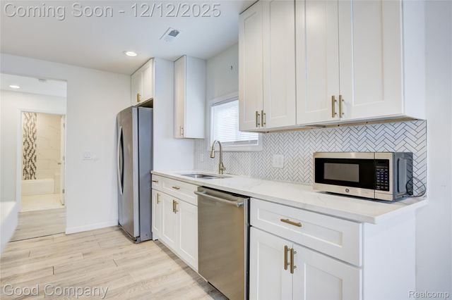 23826 Kate Avenue, Warren, MI 48091