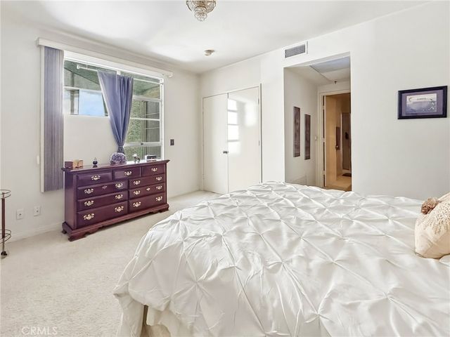 5350 White Oak Avenue 212, Encino, CA 91316