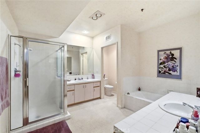 5350 White Oak Avenue 212, Encino, CA 91316