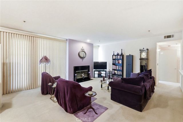 5350 White Oak Avenue 212, Encino, CA 91316