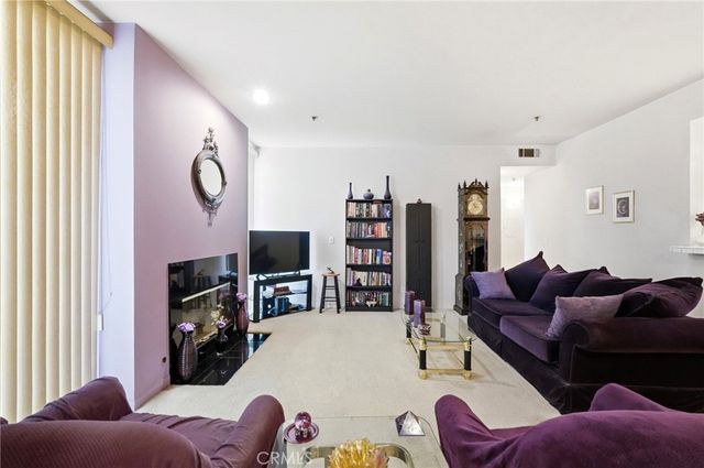 5350 White Oak Avenue 212, Encino, CA 91316