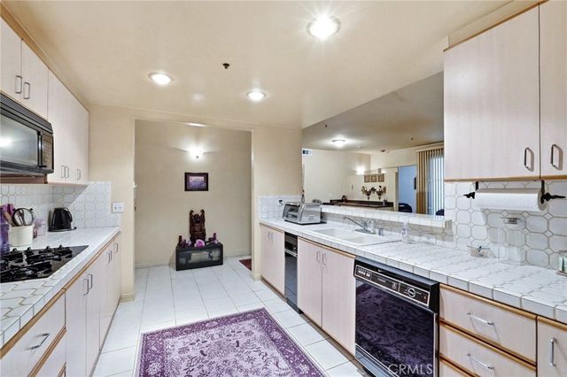 5350 White Oak Avenue 212, Encino, CA 91316