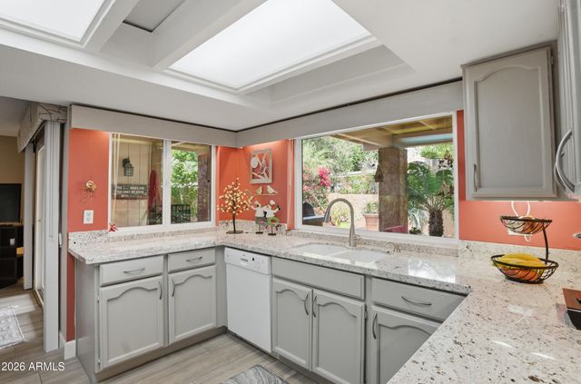 1032 E CLINTON Street, Phoenix, AZ 85020