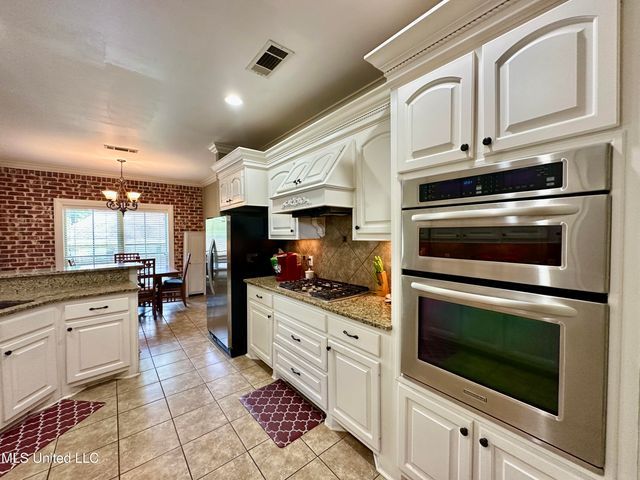 111 Bellemeade Trace, Clinton, MS 39056