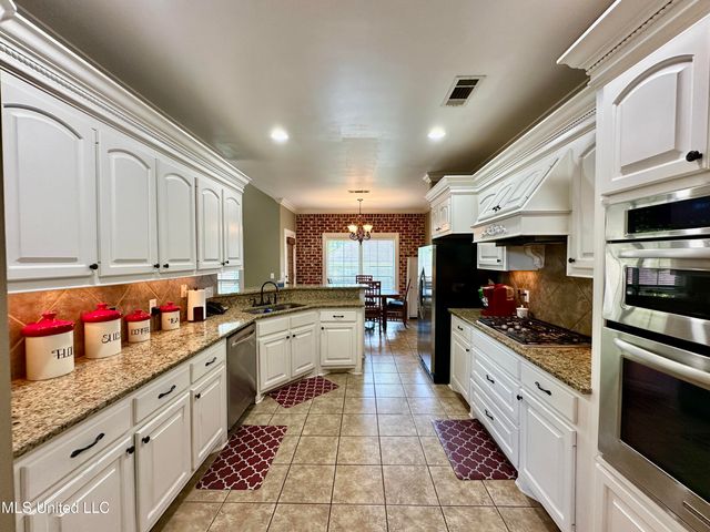 111 Bellemeade Trace, Clinton, MS 39056