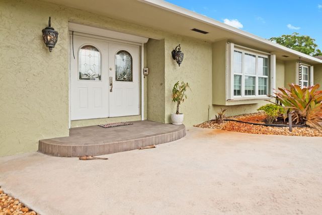 17501 SW 54th Street, Southwest Ranches, FL 33331