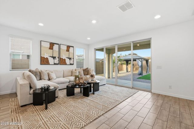 6627 S ABBEY Lane, Gilbert, AZ 85298