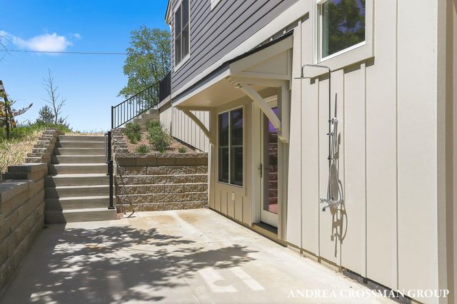 6401 Lakeshore Drive, West Olive, MI 49460