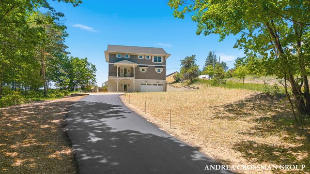 6401 Lakeshore Drive, West Olive, MI 49460
