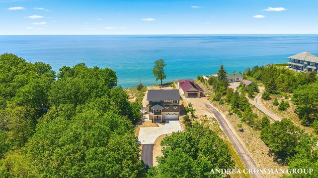 6401 Lakeshore Drive, West Olive, MI 49460