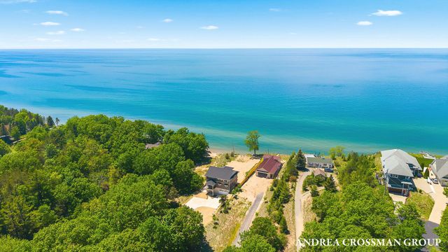 6401 Lakeshore Drive, West Olive, MI 49460