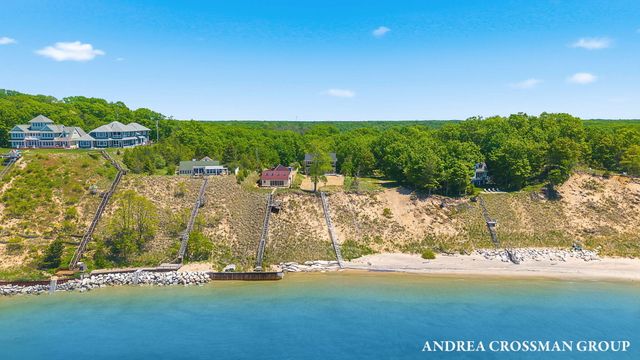 6401 Lakeshore Drive, West Olive, MI 49460
