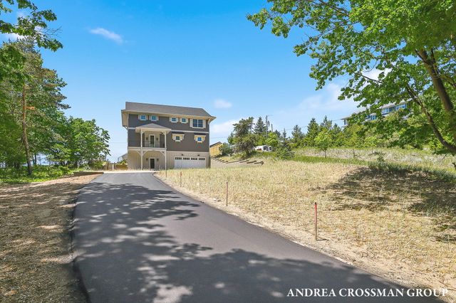 6401 Lakeshore Drive, West Olive, MI 49460