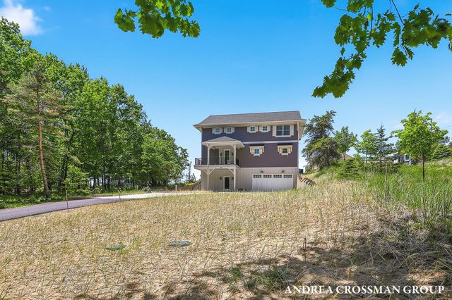 6401 Lakeshore Drive, West Olive, MI 49460