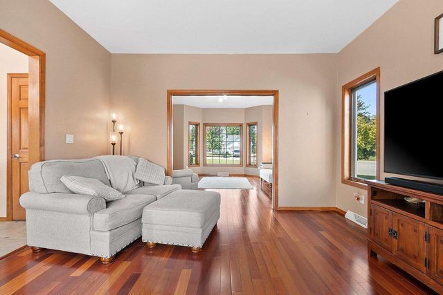 1604 MEADOW WOOD COURT, Green Bay, WI 54313