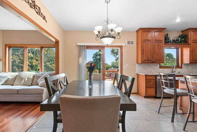 1604 MEADOW WOOD COURT, Green Bay, WI 54313