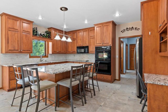 1604 MEADOW WOOD COURT, Green Bay, WI 54313