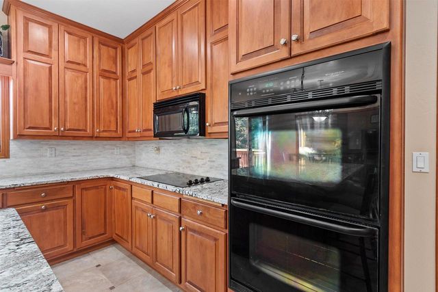 1604 MEADOW WOOD COURT, Green Bay, WI 54313