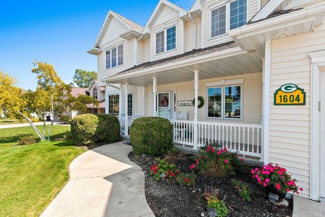 1604 MEADOW WOOD COURT, Green Bay, WI 54313