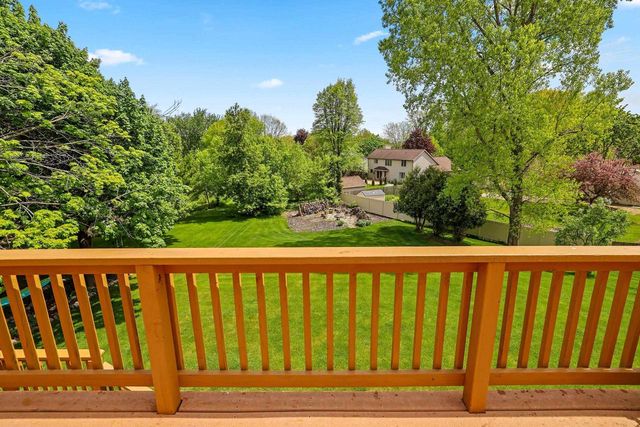 1604 MEADOW WOOD COURT, Green Bay, WI 54313