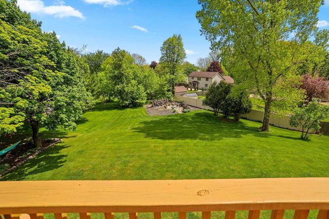 1604 MEADOW WOOD COURT, Green Bay, WI 54313