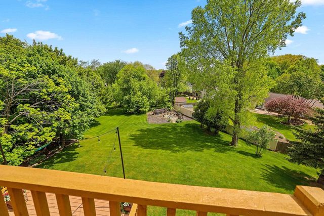 1604 MEADOW WOOD COURT, Green Bay, WI 54313