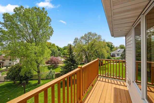 1604 MEADOW WOOD COURT, Green Bay, WI 54313