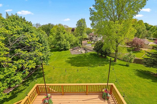 1604 MEADOW WOOD COURT, Green Bay, WI 54313