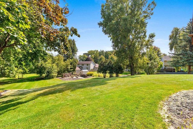 1604 MEADOW WOOD COURT, Green Bay, WI 54313