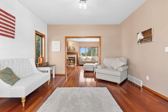 1604 MEADOW WOOD COURT, Green Bay, WI 54313